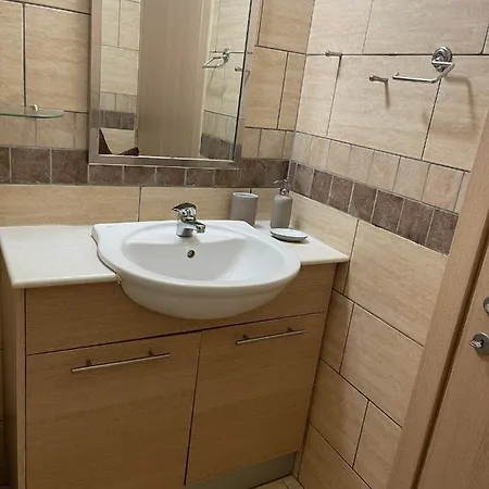 Stunning 1-bed In Larnaca Near The Sea Apartment Perivolia